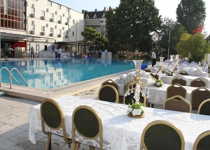 Aparthotel Florya 2*